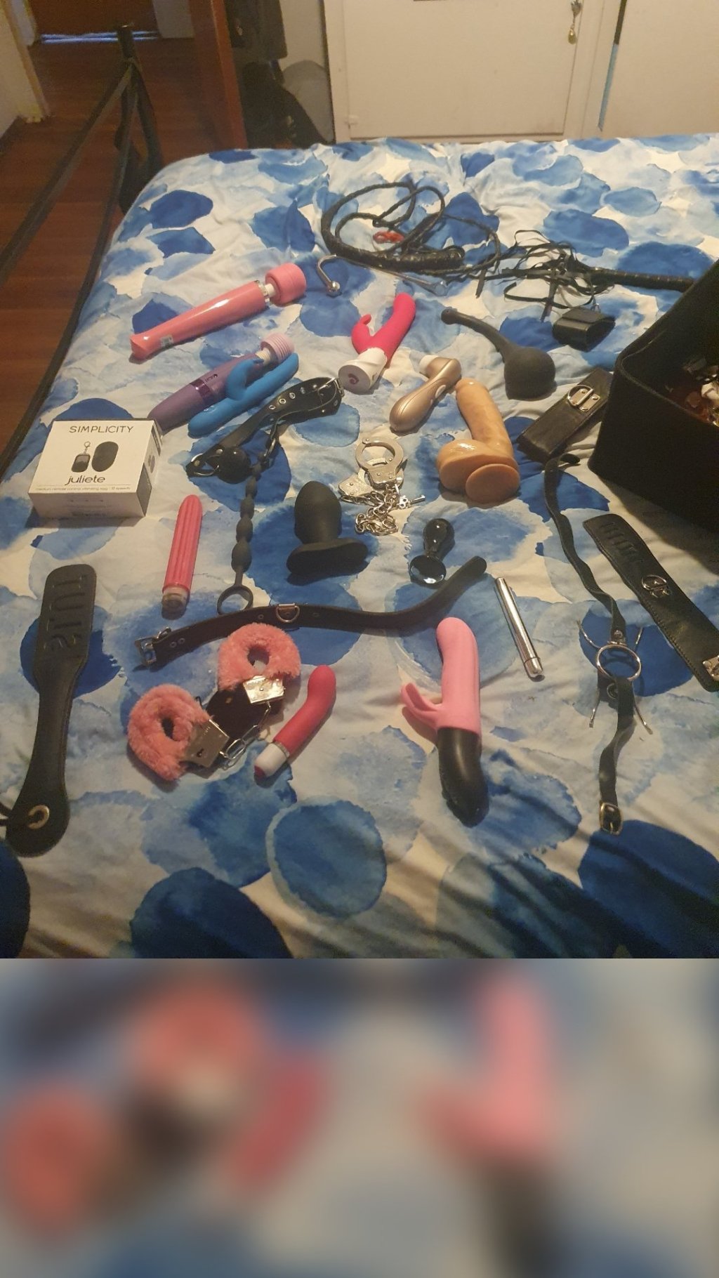 Was talking to my dog walker (18f) about being able to satisfy yourself and not rely on others.. she mentioned she is the only one of her friends who doesn’t have any toys… so I offered to show her mine and answer any questions she may have&nbsp;😁😆