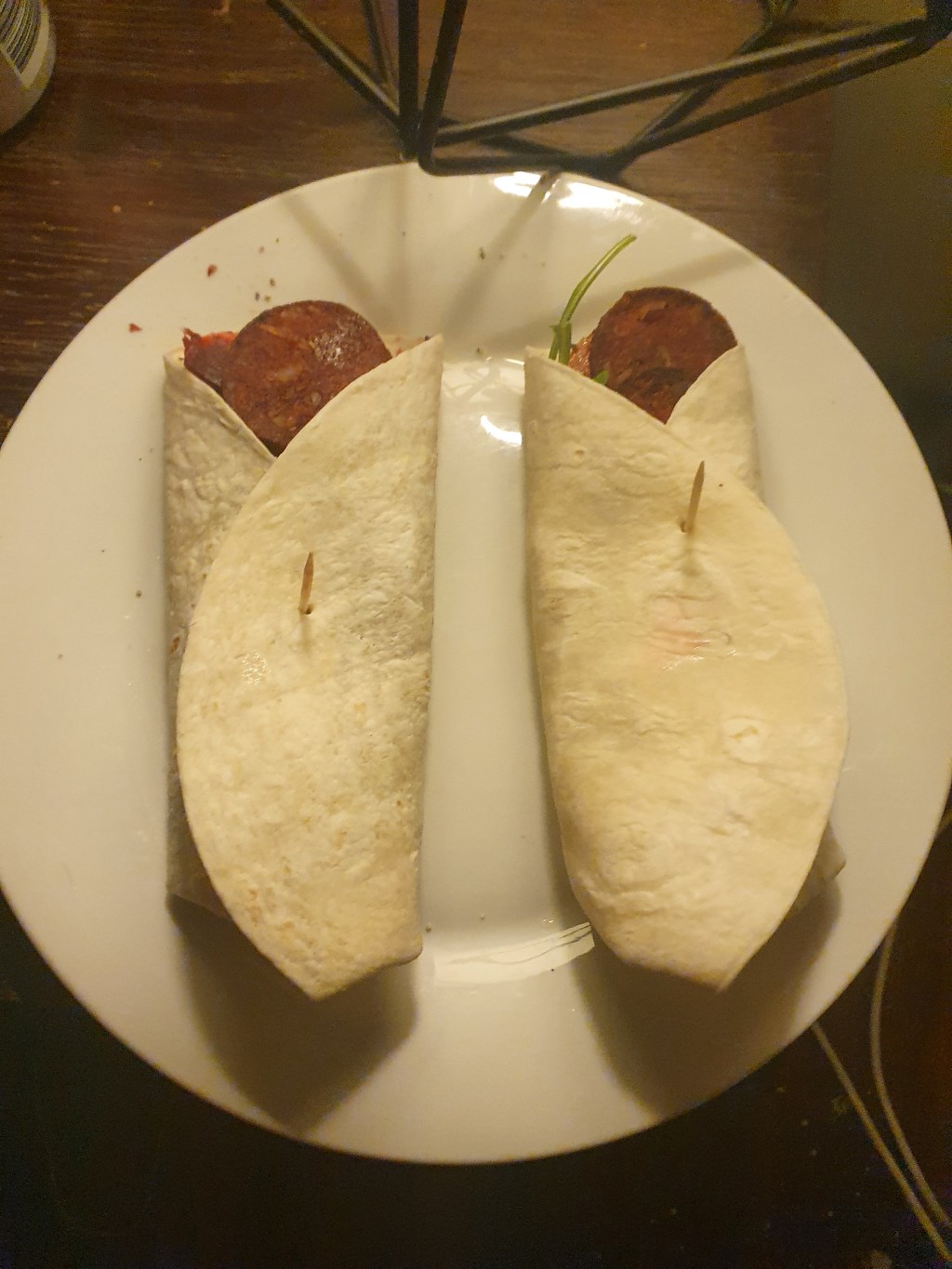 Considering the level of pain I’m in, I am really pleased with how well these vegan salami and salad wraps turned out&nbsp;💜💞