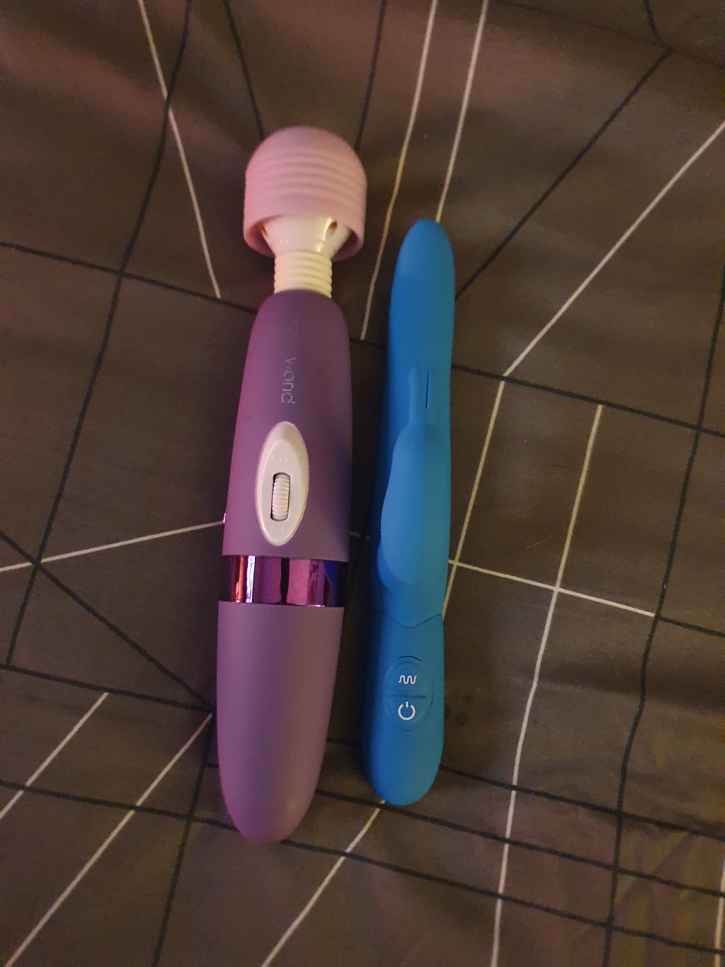 The answer: my two favourite vibrators with good music resulting in a hell of an orgasm&nbsp;😝