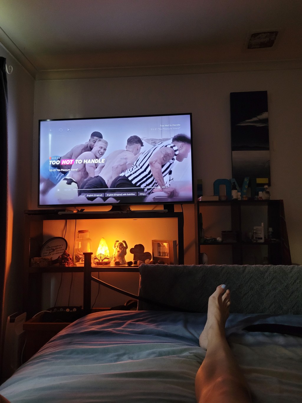 It’s freezing in my lounge where there’s no TV yet still too hot in my bedroom which has the only TV π₯΅π