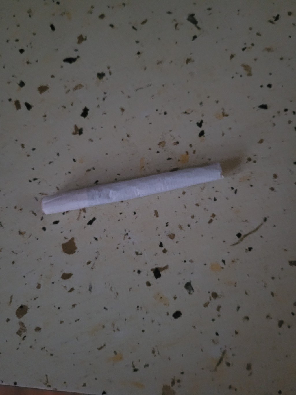 My throat is very very upset that I smoked a joint&nbsp;😓