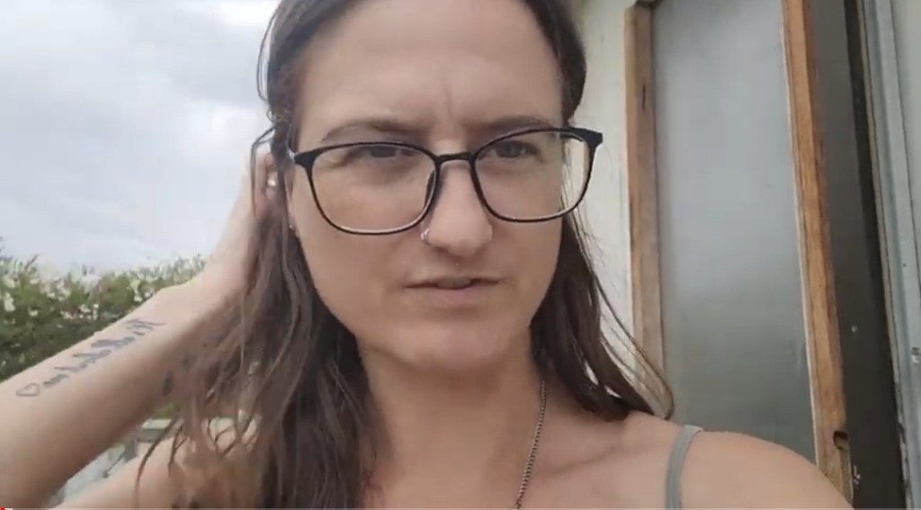 Day 49: 16th February 2022 – Part 3 – Have postponed appt, now trying to get Boss inside&nbsp;😅