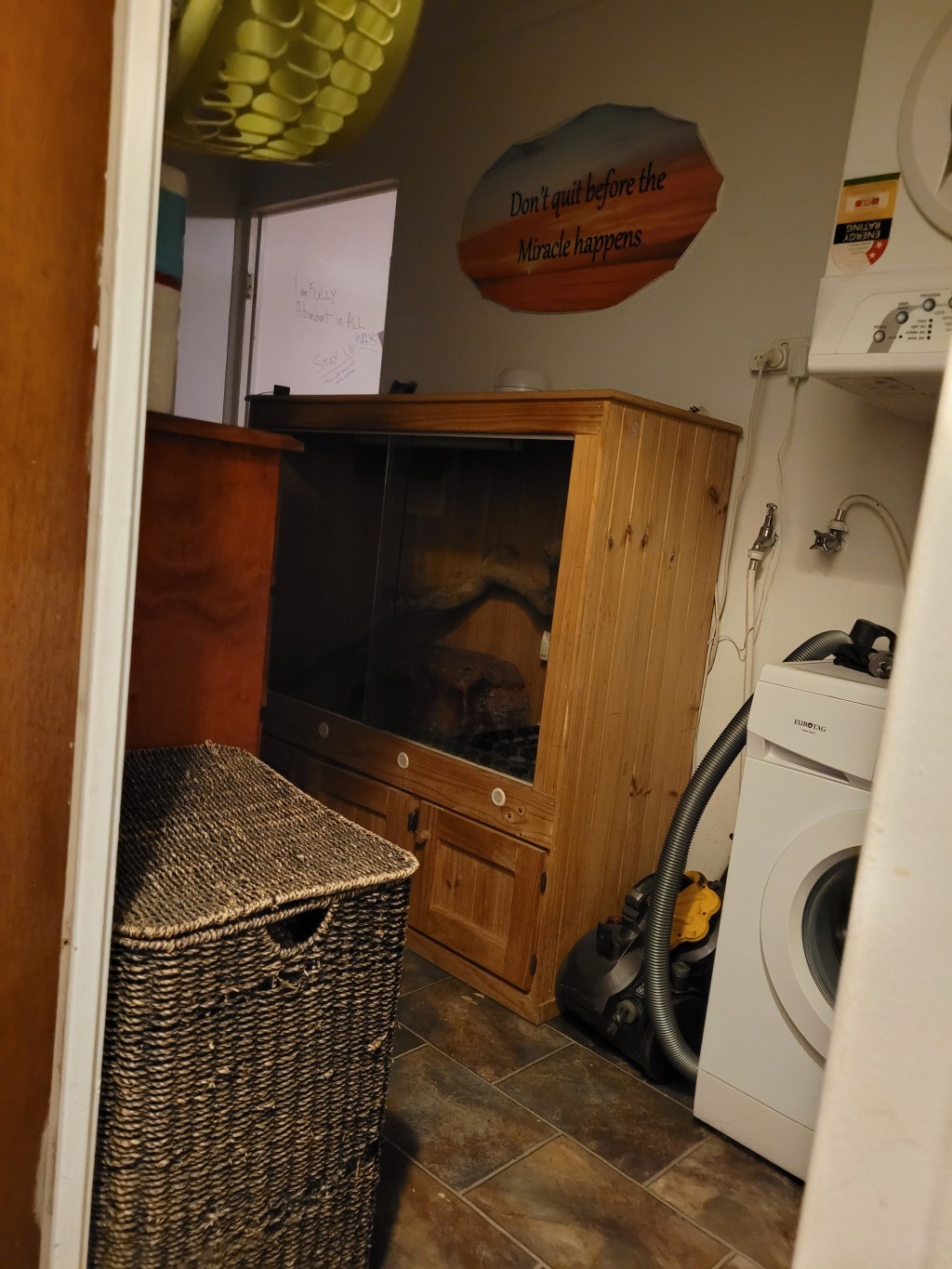 The view from my toilet… it hurts too pee 😫&nbsp;😢