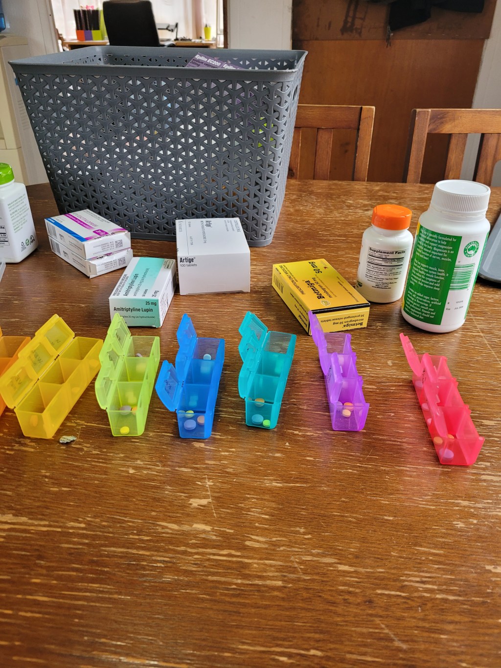 Trying to fill my meds but I just keep crying&nbsp;😭