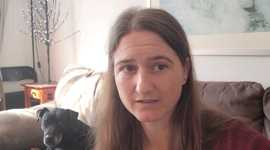 Day 115: 23rd April 2022 | Part 2 | Thankfully the dead bugs are coming off the weed much easier&nbsp;😄