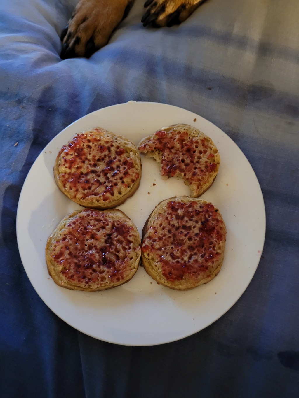 Gosh, I love crumpets and&nbsp;jam!!