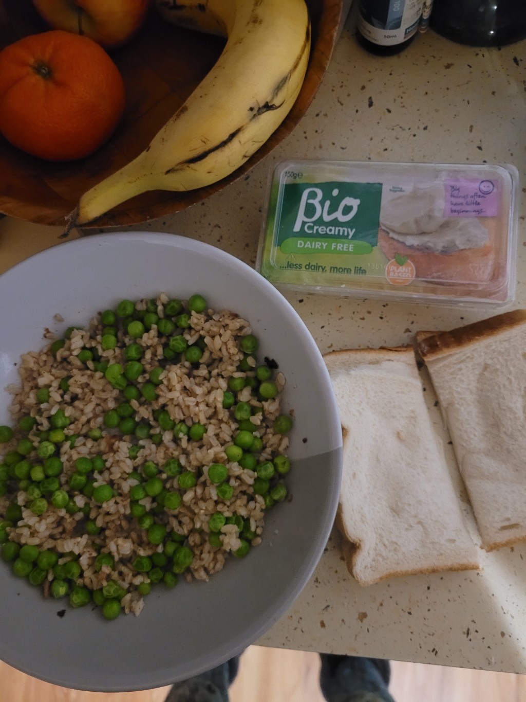 The peas helped somewhat but the vegan cream cheese sandwich was delicious&nbsp;😋😂