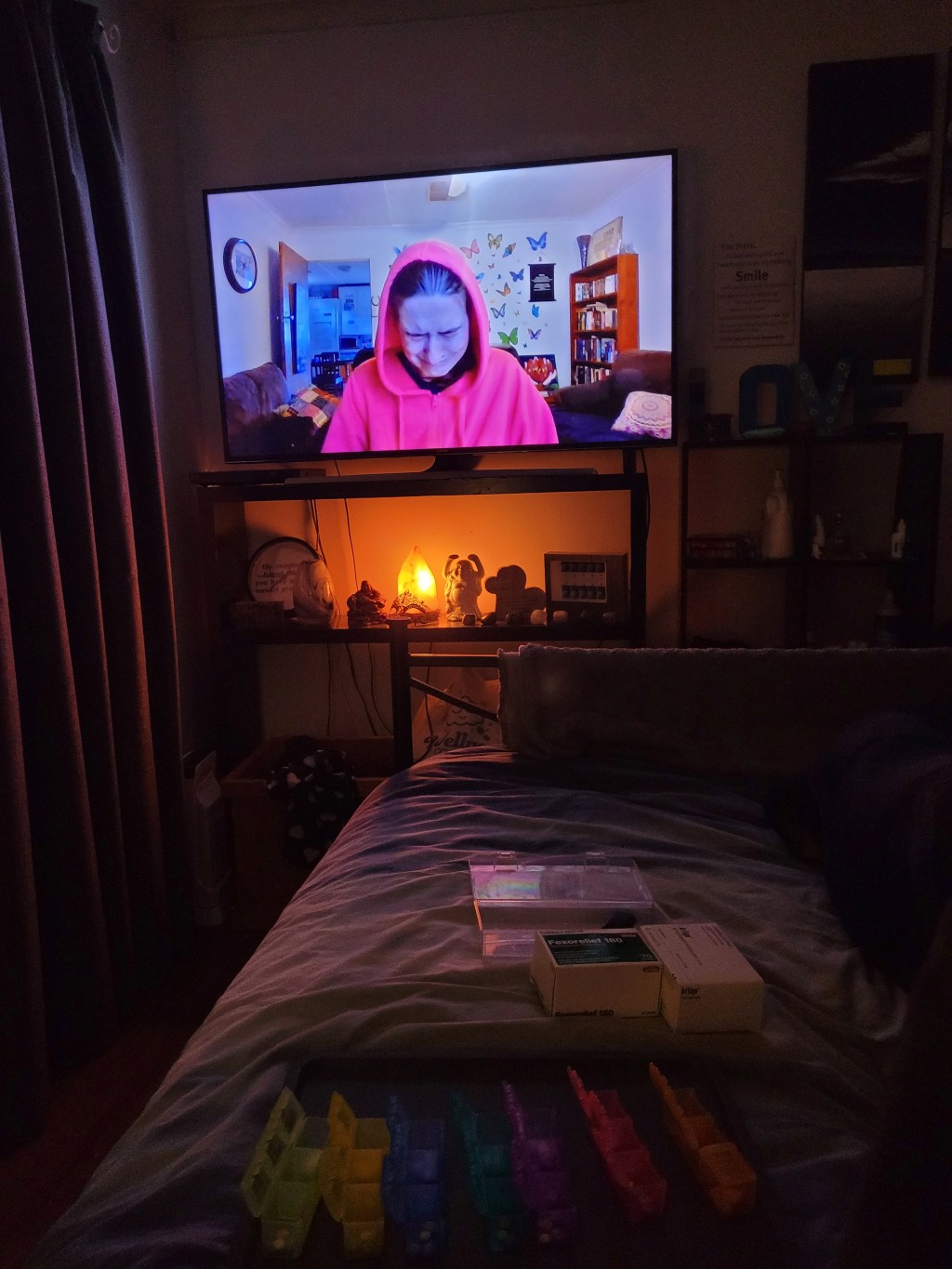 Catching up watching myself while filling up my pillbox&nbsp;☺️