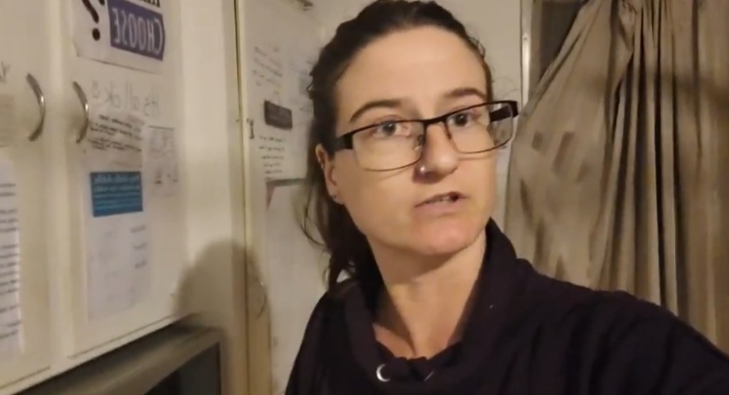 Day 221: 7th August 2022 | Part 3 | First time trying Mi Goreng noodles!&nbsp;😄