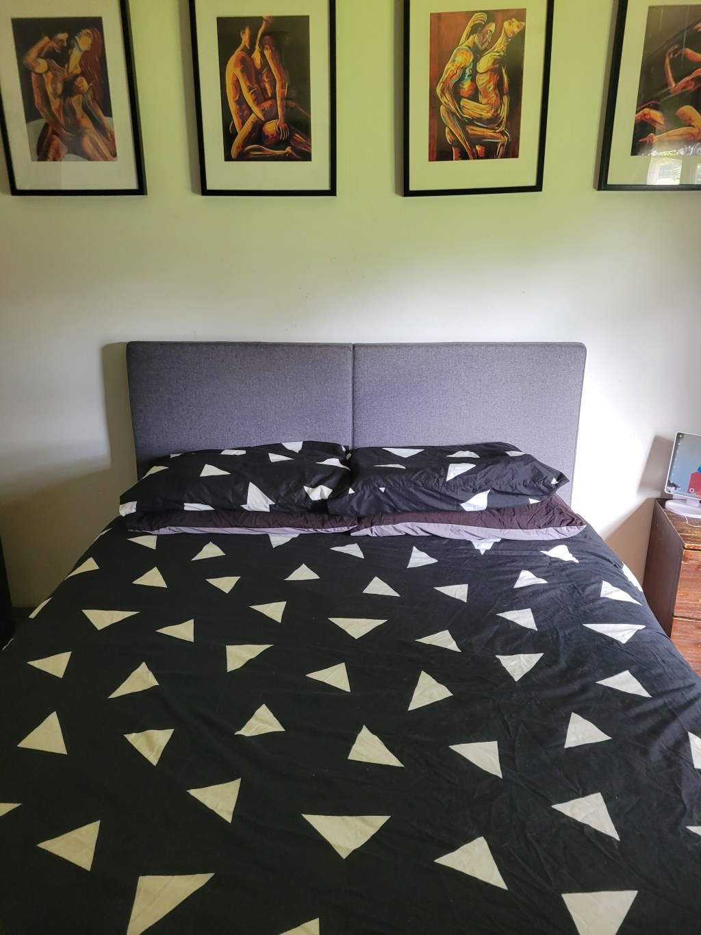 Day 495: 8th May 2023 | My new bed is up with the help from Juice!&nbsp;😁🥳